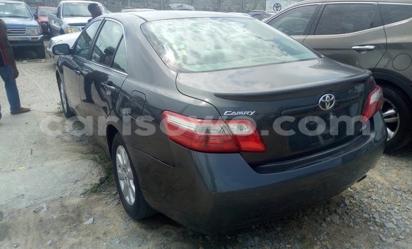 Ra Àlòkù Toyota Camry Brown Ọkọ̀ in Cotonou ni Benin