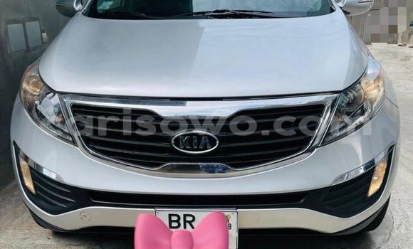 Sayi Na hannu Kia Sportage White Mota in Cotonou a Benin