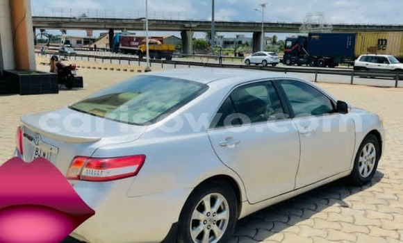 Buy Used Toyota Camry White Car in Abomey Calavi in Benign Buy Used Toyota Camry White Car in Abomey Calavi in Benign