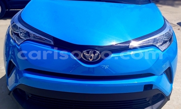 Sayi Na hannu Toyota C-HR Blue Mota in Cotonou a Benin Sayi Na hannu Toyota C-HR Blue Mota in Cotonou a Benin