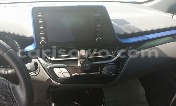 Sayi Na hannu Toyota C-HR Blue Mota in Cotonou a Benin Sayi Na hannu Toyota C-HR Blue Mota in Cotonou a Benin