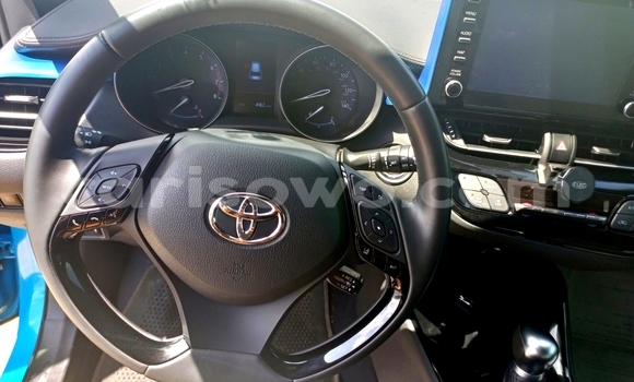 Sayi Na hannu Toyota C-HR Blue Mota in Cotonou a Benin Sayi Na hannu Toyota C-HR Blue Mota in Cotonou a Benin