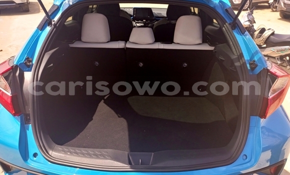 Sayi Na hannu Toyota C-HR Blue Mota in Cotonou a Benin Sayi Na hannu Toyota C-HR Blue Mota in Cotonou a Benin