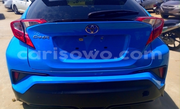 Sayi Na hannu Toyota C-HR Blue Mota in Cotonou a Benin Sayi Na hannu Toyota C-HR Blue Mota in Cotonou a Benin
