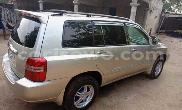 Acheter Occasion Voiture Toyota Highlander Gris à Cotonou, Benin Acheter Occasion Voiture Toyota Highlander Gris à Cotonou, Benin