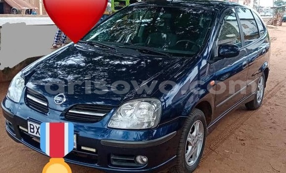 Buy Used Nissan Almera Tino Blue Car in Porto Novo in Benign