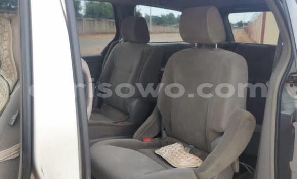 Ra Àlòkù Toyota Sienna Silver Ọkọ̀ in Abomey Calavi ni Benin Ra Àlòkù Toyota Sienna Silver Ọkọ̀ in Abomey Calavi ni Benin