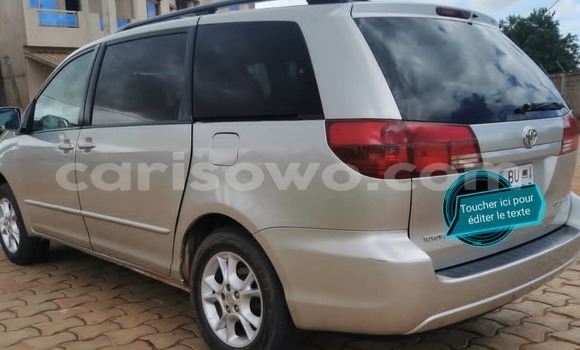 Ra Àlòkù Toyota Sienna Silver Ọkọ̀ in Abomey Calavi ni Benin Ra Àlòkù Toyota Sienna Silver Ọkọ̀ in Abomey Calavi ni Benin