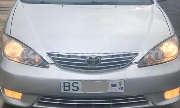 Sayi Na hannu Toyota Camry Azurfa Mota in Abomey Calavi a Benin