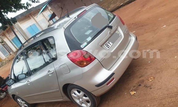 Sayi Na hannu Toyota Corolla Azurfa Mota in Porto Novo a Benin Sayi Na hannu Toyota Corolla Azurfa Mota in Porto Novo a Benin