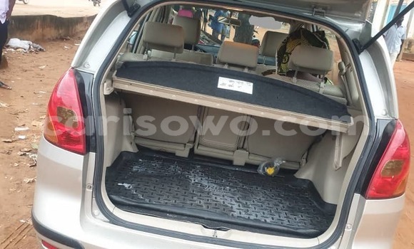 Sayi Na hannu Toyota Corolla Azurfa Mota in Porto Novo a Benin Sayi Na hannu Toyota Corolla Azurfa Mota in Porto Novo a Benin