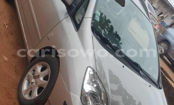 Sayi Na hannu Toyota Corolla Azurfa Mota in Porto Novo a Benin Sayi Na hannu Toyota Corolla Azurfa Mota in Porto Novo a Benin