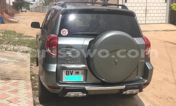 Ra Àlòkù Toyota RAV4 Silver Ọkọ̀ in Cotonou ni Benin Ra Àlòkù Toyota RAV4 Silver Ọkọ̀ in Cotonou ni Benin