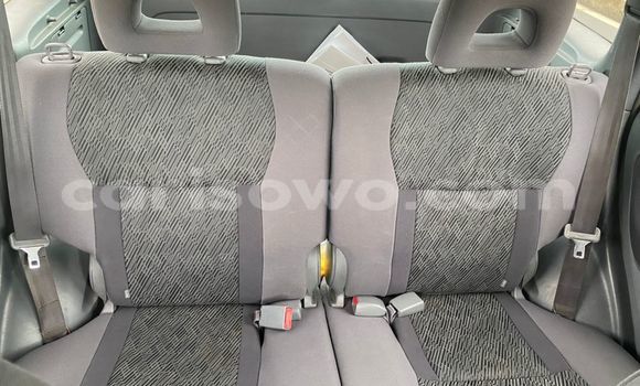 Buy Used Toyota RAV4 Blue Car in Abomey Calavi in Benign Buy Used Toyota RAV4 Blue Car in Abomey Calavi in Benign