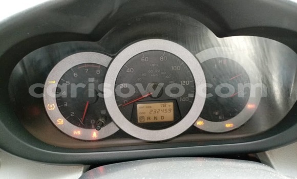 Ra Àlòkù Toyota RAV4 Blue Ọkọ̀ in Cotonou ni Benin Ra Àlòkù Toyota RAV4 Blue Ọkọ̀ in Cotonou ni Benin