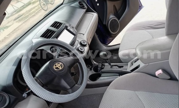 Ra Àlòkù Toyota RAV4 Blue Ọkọ̀ in Cotonou ni Benin Ra Àlòkù Toyota RAV4 Blue Ọkọ̀ in Cotonou ni Benin