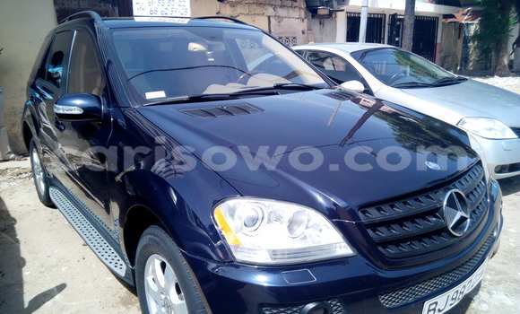 Sayi Na hannu Mercedes-Benz KOMPRESSOR Black Mota in Savalou a Benin Sayi Na hannu Mercedes-Benz KOMPRESSOR Black Mota in Savalou a Benin
