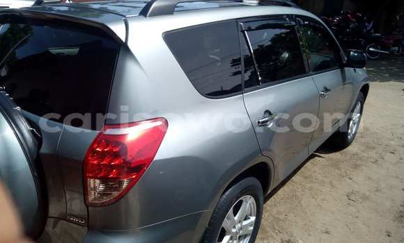 Sayi Na hannu Toyota RAV4 Black Mota in Savalou a Benin Sayi Na hannu Toyota RAV4 Black Mota in Savalou a Benin