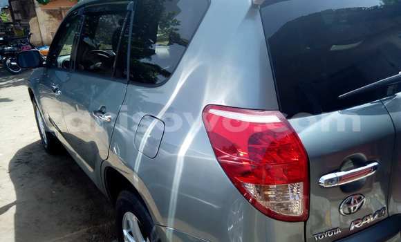 Sayi Na hannu Toyota RAV4 Black Mota in Savalou a Benin Sayi Na hannu Toyota RAV4 Black Mota in Savalou a Benin