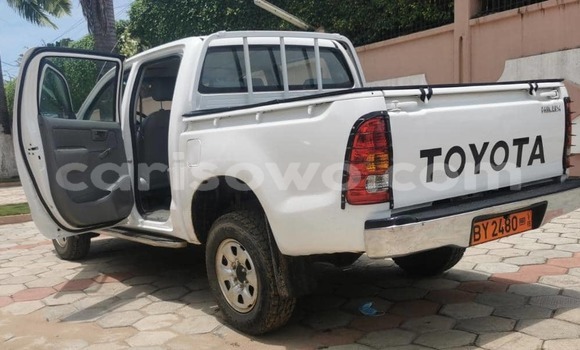 Acheter Occasion Voiture Toyota Hilux Blanc à Cotonou, Benin Acheter Occasion Voiture Toyota Hilux Blanc à Cotonou, Benin