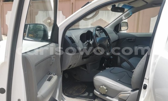 Acheter Occasion Voiture Toyota Hilux Blanc à Cotonou, Benin Acheter Occasion Voiture Toyota Hilux Blanc à Cotonou, Benin