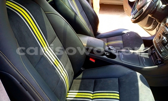 Sayi Na hannu Mercedes-Benz CLA-klasse AMG Azurfa Mota in Cotonou a Benin Sayi Na hannu Mercedes-Benz CLA-klasse AMG Azurfa Mota in Cotonou a Benin