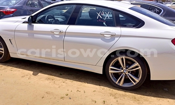 Acheter Occasion Voiture BMW M4 Blanc à Cotonou, Benin Acheter Occasion Voiture BMW M4 Blanc à Cotonou, Benin