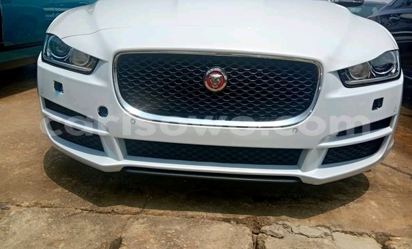 Ra Àlòkù Jaguar XE funfun Ọkọ̀ in Cotonou ni Benin Ra Àlòkù Jaguar XE funfun Ọkọ̀ in Cotonou ni Benin