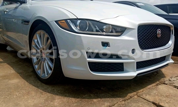 Ra Àlòkù Jaguar XE funfun Ọkọ̀ in Cotonou ni Benin Ra Àlòkù Jaguar XE funfun Ọkọ̀ in Cotonou ni Benin