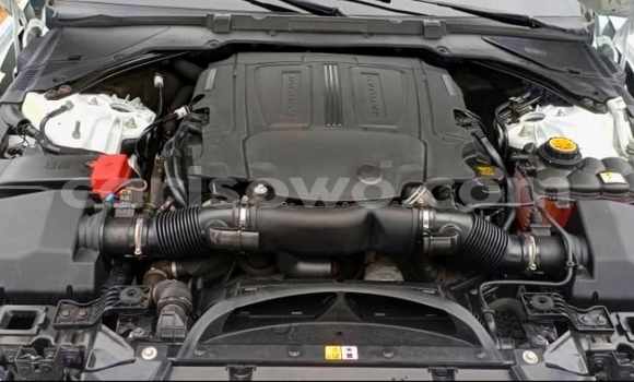 Ra Àlòkù Jaguar XE funfun Ọkọ̀ in Cotonou ni Benin Ra Àlòkù Jaguar XE funfun Ọkọ̀ in Cotonou ni Benin