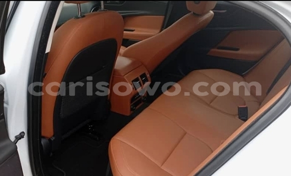 Ra Àlòkù Jaguar XE funfun Ọkọ̀ in Cotonou ni Benin Ra Àlòkù Jaguar XE funfun Ọkọ̀ in Cotonou ni Benin