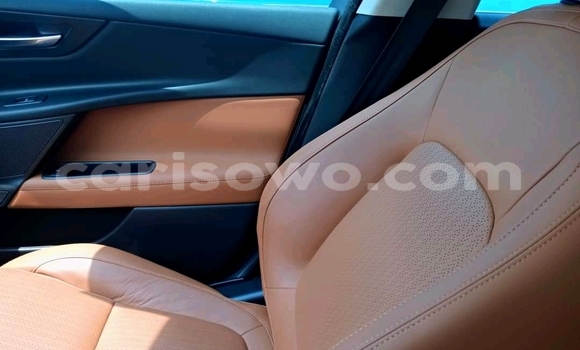 Ra Àlòkù Jaguar XE funfun Ọkọ̀ in Cotonou ni Benin Ra Àlòkù Jaguar XE funfun Ọkọ̀ in Cotonou ni Benin