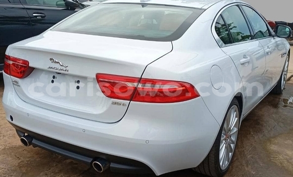 Ra Àlòkù Jaguar XE funfun Ọkọ̀ in Cotonou ni Benin Ra Àlòkù Jaguar XE funfun Ọkọ̀ in Cotonou ni Benin