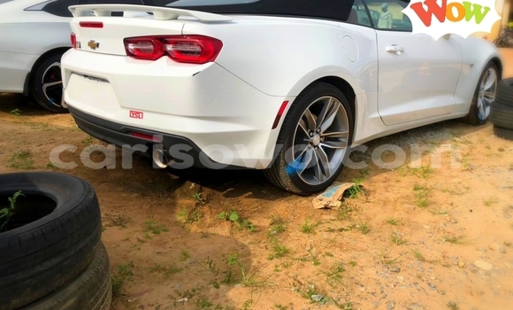 Acheter Occasion Voiture Chevrolet Camaro Blanc à Cotonou, Benin Acheter Occasion Voiture Chevrolet Camaro Blanc à Cotonou, Benin