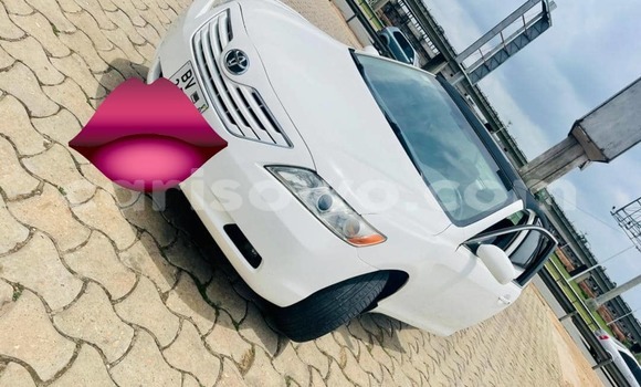 Sayi Na hannu Toyota Camry White Mota in Abomey Calavi a Benin Sayi Na hannu Toyota Camry White Mota in Abomey Calavi a Benin