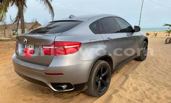 Ra Àlòkù BMW X6 Silver Ọkọ̀ in Abomey Calavi ni Benin Ra Àlòkù BMW X6 Silver Ọkọ̀ in Abomey Calavi ni Benin