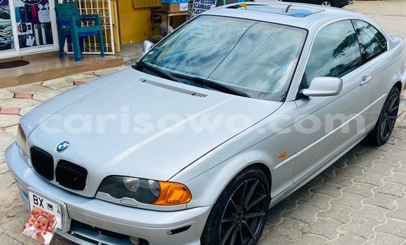 Sayi Na hannu BMW 326 Blue Mota in Cotonou a Benin Sayi Na hannu BMW 326 Blue Mota in Cotonou a Benin