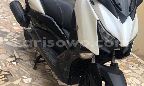 Sayi Na hannu Yamaha X-MAX Black Motsi in Abomey Calavi a Benin