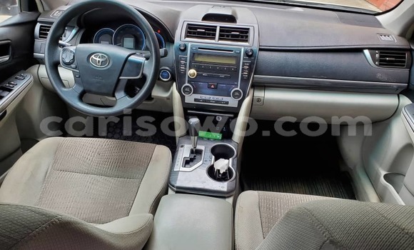 Ra Àlòkù Toyota Camry funfun Ọkọ̀ in Abomey Calavi ni Benin Ra Àlòkù Toyota Camry funfun Ọkọ̀ in Abomey Calavi ni Benin