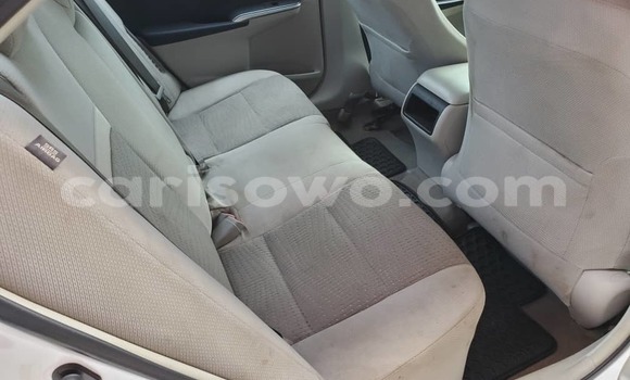 Ra Àlòkù Toyota Camry funfun Ọkọ̀ in Abomey Calavi ni Benin Ra Àlòkù Toyota Camry funfun Ọkọ̀ in Abomey Calavi ni Benin