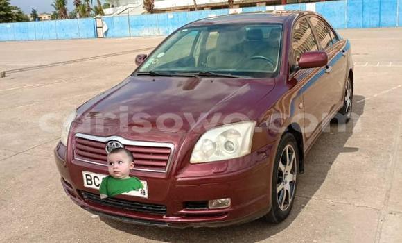 Sayi Na hannu Toyota Avensis Red Mota in Cotonou a Benin