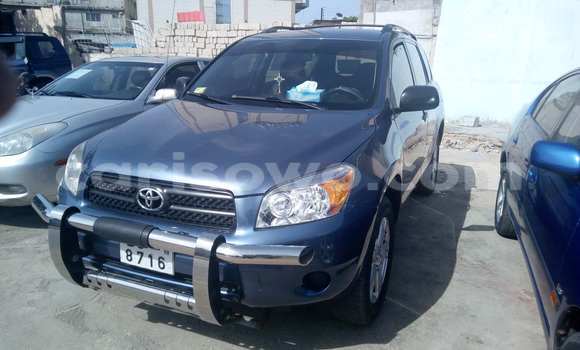 Acheter Occasion Voiture Toyota RAV4 Bleu à Cotonou, Benin Acheter Occasion Voiture Toyota RAV4 Bleu à Cotonou, Benin