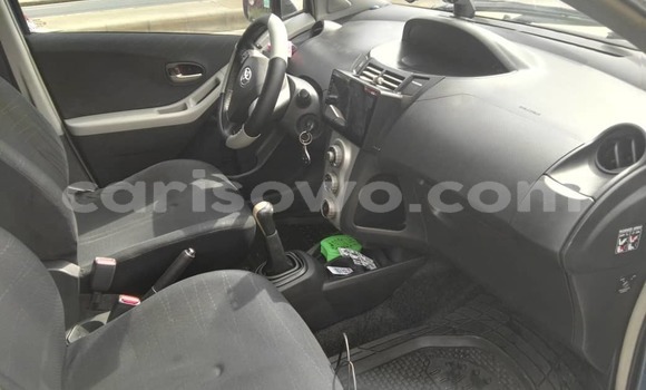 Ra Àlòkù Toyota Yaris Blue Ọkọ̀ in Cotonou ni Benin Ra Àlòkù Toyota Yaris Blue Ọkọ̀ in Cotonou ni Benin