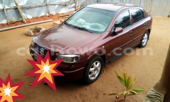 Sayi Na hannu Opel Astra Red Mota in Abomey Calavi a Benin
