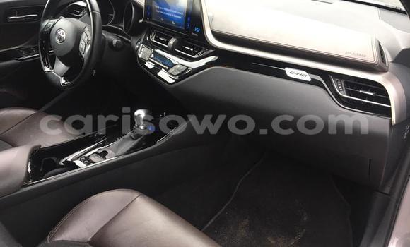 Acheter Occasion Voiture Toyota C-HR Gris à Cotonou, Benin Acheter Occasion Voiture Toyota C-HR Gris à Cotonou, Benin