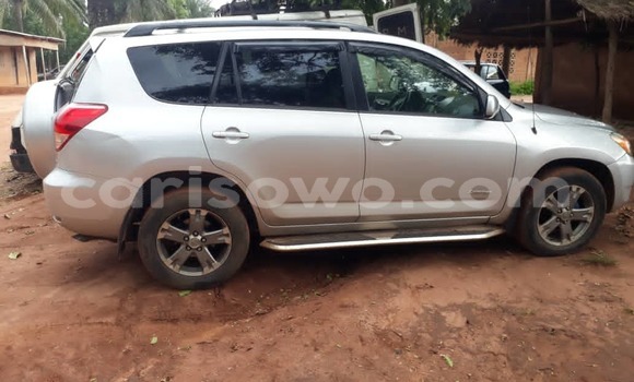 Acheter Occasion Voiture Toyota RAV4 Gris à Abomey Calavi, Benin