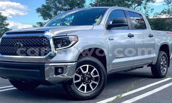 Sayi Na hannu Toyota Tundra Azurfa Mota in Natitingou a Benin