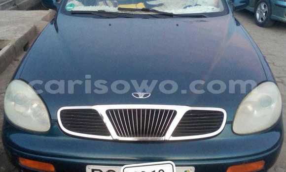 Sayi Na hannu Daewoo Leganza Blue Mota in Cotonou a Benin