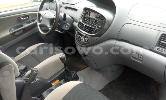 Ra Àlòkù Toyota Previa funfun Ọkọ̀ in Cotonou ni Benin Ra Àlòkù Toyota Previa funfun Ọkọ̀ in Cotonou ni Benin