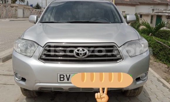 Ra Àlòkù Toyota Highlander Silver Ọkọ̀ in Abomey Calavi ni Benin Ra Àlòkù Toyota Highlander Silver Ọkọ̀ in Abomey Calavi ni Benin